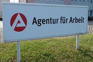 Schild Agentur fuer Arbeit Bild: Pixabay.com